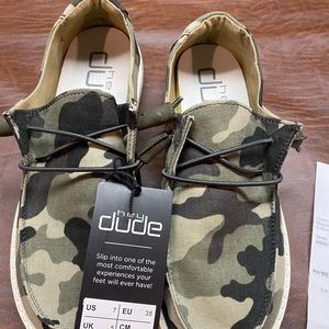 NWT Womens Hey Dudes